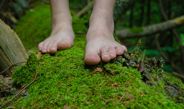 Florachallenge #2: Stap eens rond in de natuur op je blote voeten