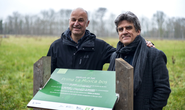 Bedankje van Onze Natuur: Dirk Brossé plant eigen Prima La Musica-bos